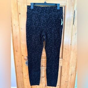 Black Velour ‘Stevie’ High Rise Pants Sz Med NWT Old Navy Mob Wife Animal Print